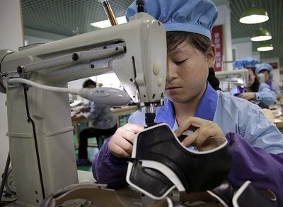 朝鲜第一家名牌运动鞋工厂是什么样子的?金正恩最喜欢穿哪款?